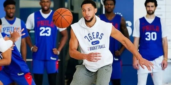 西蒙斯是否存在健康问题？