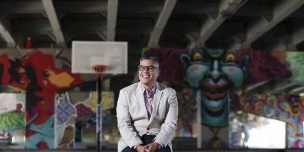 西蒙斯是否存在健康问题？