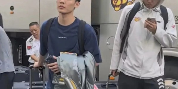 PG电子-广东男篮今日早报！主场球票遭遇哄抢，杜峰指导或主动变阵，徐昕入选中国男篮