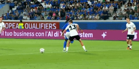 pg电子游戏-世欧预半场：波利塔诺、雷特吉造险，意大利暂0-0爱沙尼亚